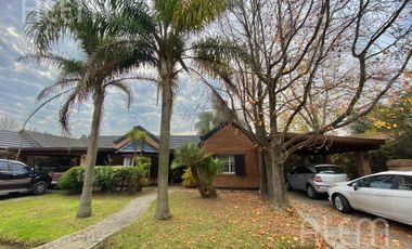 Casa en Venta en Campos de Echeverría, Canning