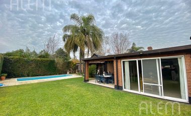 Casa en Venta en Campos de Echeverría, Canning