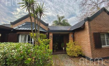 Casa en Venta en Campos de Echeverría, Canning