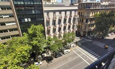 Oficina en venta - a metros de Florida - Microcentro