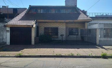 VENTA DE CASA 4 AMBIENTE