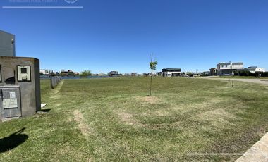 Imperdible Lote  En Venta a Laguna en Barrio Villalobos - Hudson - Oportunidad.