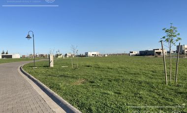 Imperdible Lote  En Venta a Laguna en Barrio Villalobos - Hudson - Oportunidad.