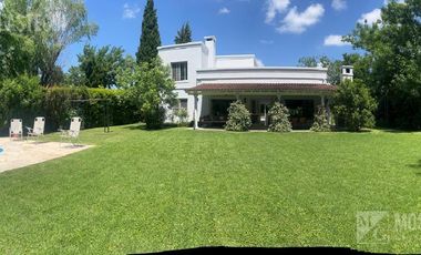 Casa en Pilar