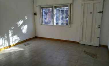 Casa en venta - 1 Dormitorio 1 Baño - 40Mts2 - Morón
