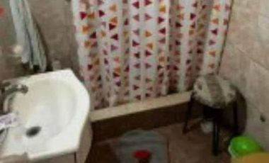 Casa en venta - 2 Dormitorios 2 Baños - Cochera - 240Mts2 - Burzaco