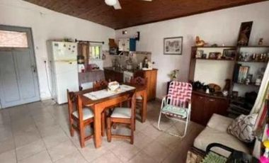 Casa en venta - 2 Dormitorios 2 Baños - Cochera - 240Mts2 - Burzaco