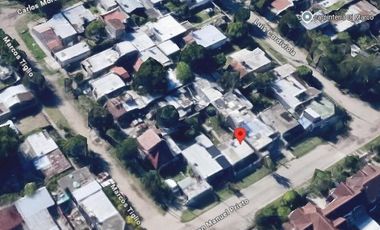 Casa en venta - 2 Dormitorios 2 Baños - Cochera - 240Mts2 - Burzaco