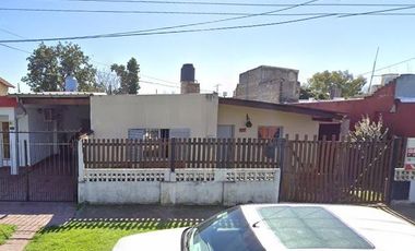 Casa en venta - 2 Dormitorios 2 Baños - Cochera - 240Mts2 - Burzaco