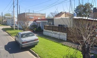Casa en venta - 2 Dormitorios 2 Baños - Cochera - 240Mts2 - Burzaco