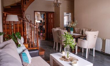 Casa de 6 Ambientes con Piscina, Quincho, Garage y Ubicación Privilegiada- En Venta