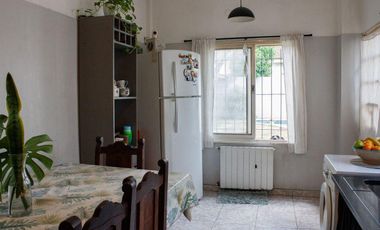 Casa de 6 Ambientes con Piscina, Quincho, Garage y Ubicación Privilegiada- En Venta