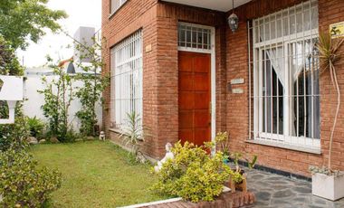Casa de 6 Ambientes con Piscina, Quincho, Garage y Ubicación Privilegiada- En Venta