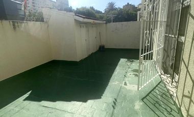 Venta departamento 2 ambientes con patio en Bernal