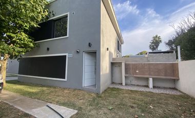VENTA PH A ESTRENAR EN MAR DE AJO UNA CUADRA DEL MAR