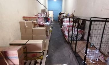 Galpón con amplio salón y oficina en excelente ubicación