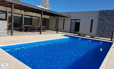 Casa en venta en  La Primavera Golf Carlos Keen Luján