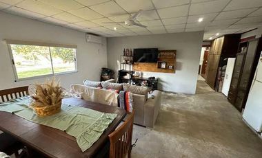 *¡Increíble Oportunidad en Arroyo Leyes! Venta de Complejo con Dos Casas Quintas*