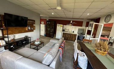 *¡Increíble Oportunidad en Arroyo Leyes! Venta de Complejo con Dos Casas Quintas*