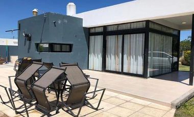 *¡Increíble Oportunidad en Arroyo Leyes! Venta de Complejo con Dos Casas Quintas*