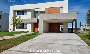 Casa en venta alquiler 5 ambientes pileta Barrio privado El Naudir Escobar