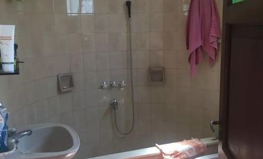 Casa en venta - 4 Dormitorios 3 Baños - 2.400Mts2 - Carlos Casares