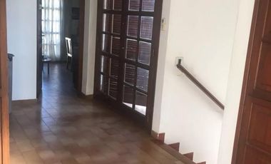 Casa en venta - 4 Dormitorios 3 Baños - 2.400Mts2 - Carlos Casares