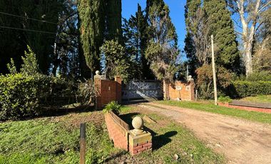 Casa en alquiler - 1 Dormitorio 1 Baño - Cochera - 22.878Mts2 - Villa Elisa, La Plata