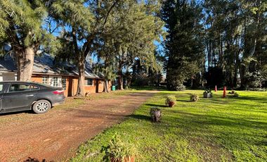 Casa en alquiler - 1 Dormitorio 1 Baño - Cochera - 22.878Mts2 - Villa Elisa, La Plata