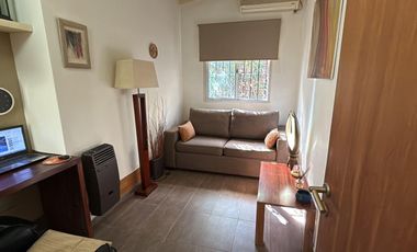 Casa  venta 3 dormitorios 2 baños 1 cochera - Arturo Segui