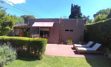 Casa  venta 3 dormitorios 2 baños 1 cochera - Arturo Segui