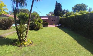 Casa  venta 3 dormitorios 2 baños 1 cochera - Arturo Segui