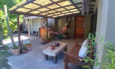 Casa  venta 3 dormitorios 2 baños 1 cochera - Arturo Segui