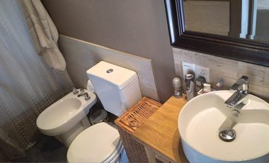 Casa  venta 3 dormitorios 2 baños 1 cochera - Arturo Segui