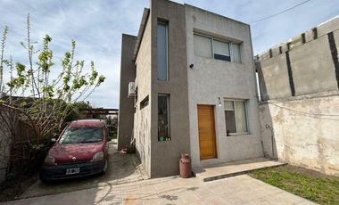 Casa en calle 9 entre 517 y 518