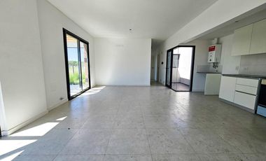 Casa en venta, dos dormitorios y dos baños, Sobre Avenida de Ecotierra, Pueblo Esther.