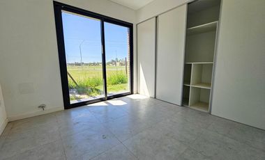 Casa en venta, dos dormitorios y dos baños, Sobre Avenida de Ecotierra, Pueblo Esther.