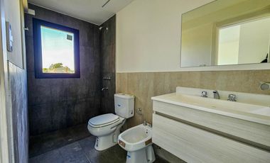 Casa en venta, dos dormitorios y dos baños, Sobre Avenida de Ecotierra, Pueblo Esther.
