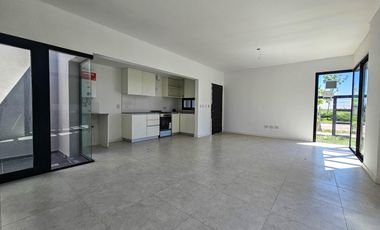 Casa en venta, dos dormitorios y dos baños, Sobre Avenida de Ecotierra, Pueblo Esther.