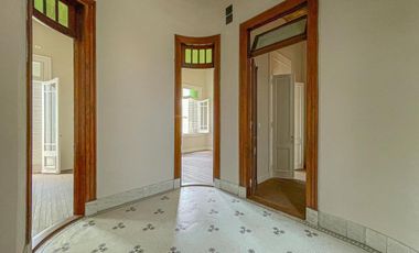 Oficina tipo casona en PA