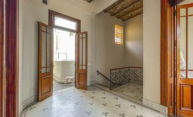 Oficina tipo casona en PA