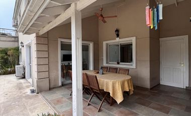 Casa en venta o alquiler en Barrio Privado Santa Ana