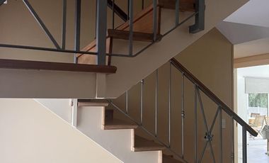 Casa en venta o alquiler en Barrio Privado Santa Ana