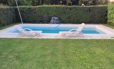 Casa 3 dormitorios, 2 baños, patio, pileta - Lima 2100 - Pueblo Esther