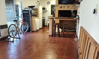 Casa 3 dormitorios, 2 baños, patio, pileta - Lima 2100 - Pueblo Esther