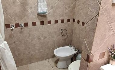 Casa 3 dormitorios, 2 baños, patio, pileta - Lima 2100 - Pueblo Esther