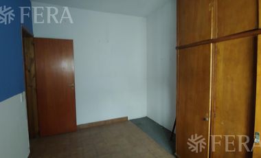 Venta PH de 3 ambientes con patio en Bernal Oeste