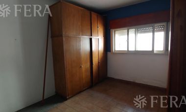Venta PH de 3 ambientes con patio en Bernal Oeste