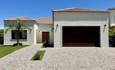 Casa en venta en El Rebenque Canning