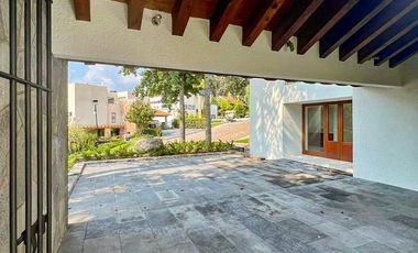 Casa remodelada en esquina